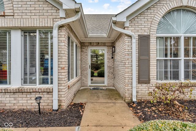 7330 Lake Lakota Place, Indianapolis, IN 46217