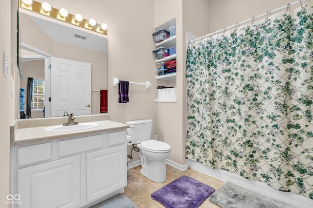 7330 Lake Lakota Place, Indianapolis, IN 46217