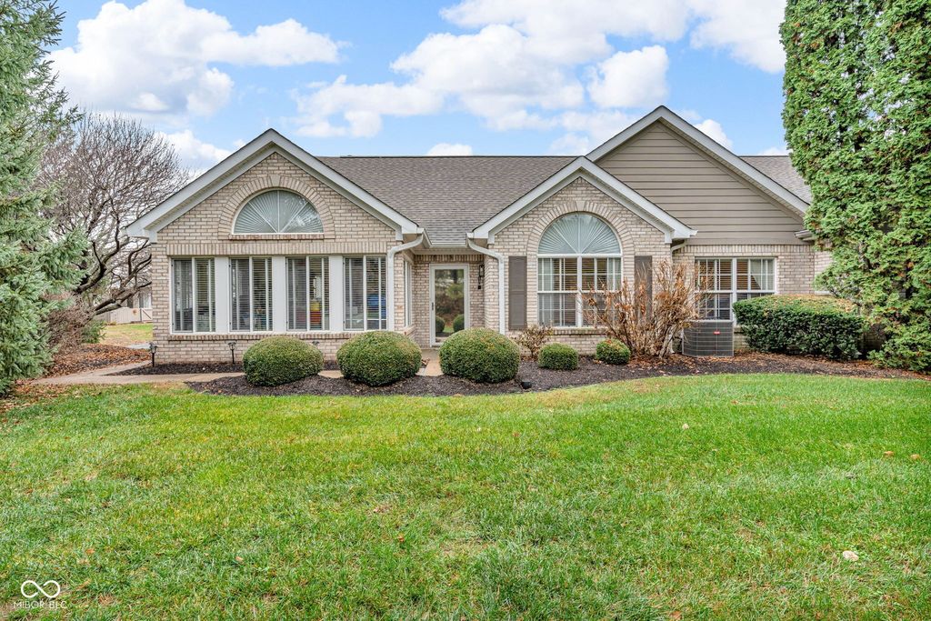 7330 Lake Lakota Place, Indianapolis, IN 46217