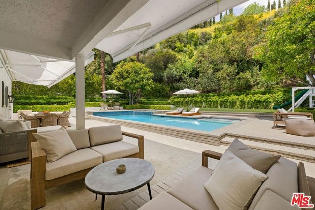 2878 Royston Place, Beverly Hills, CA 90210