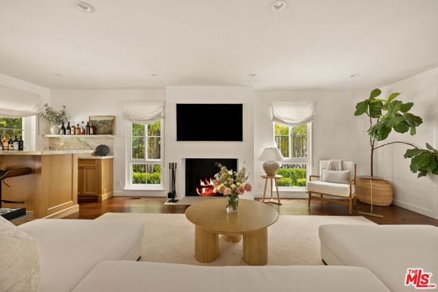2878 Royston Place, Beverly Hills, CA 90210