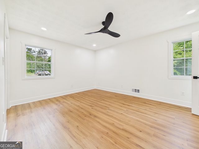 6740 Tell Road, Fairburn, GA 30213