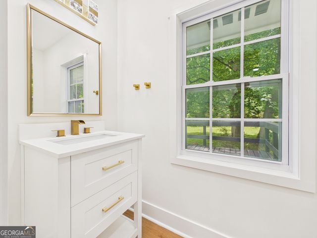 6740 Tell Road, Fairburn, GA 30213