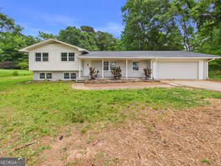 6740 Tell Road, Fairburn, GA 30213