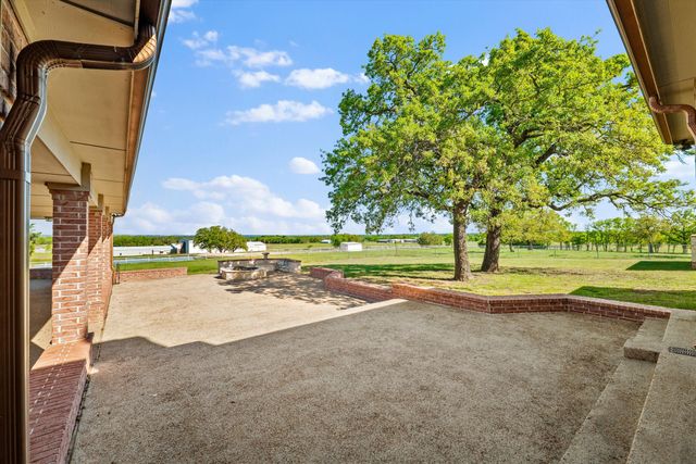 266 County Road 4577, Boyd, TX 76023