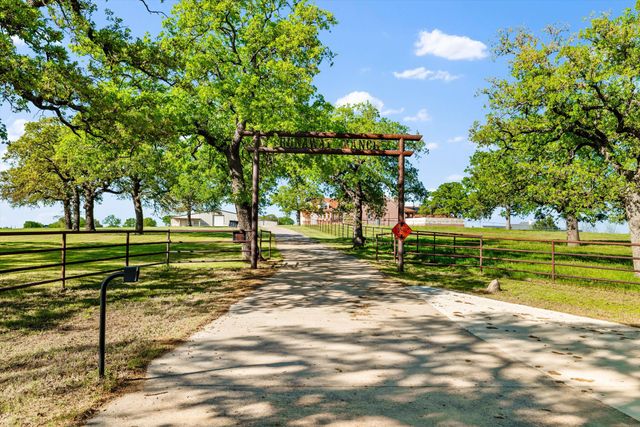 266 County Road 4577, Boyd, TX 76023