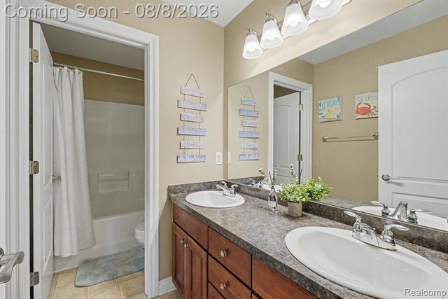 4141 Oak Street, Grand Blanc, MI 48439