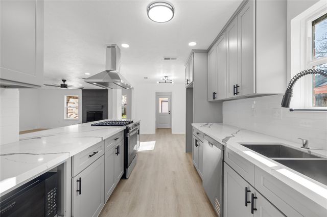 12403 Shannon Hills Drive, Houston, TX 77099