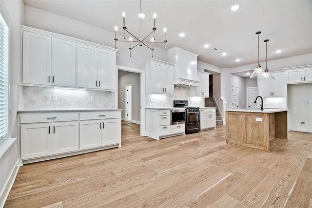 1 Linfield Lane, Bella Vista, AR 72715