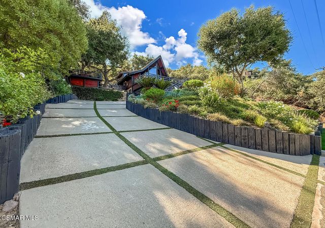 123 Lake Sherwood Drive, Lake Sherwood, CA 91361