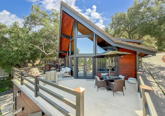 123 Lake Sherwood Drive, Lake Sherwood, CA 91361