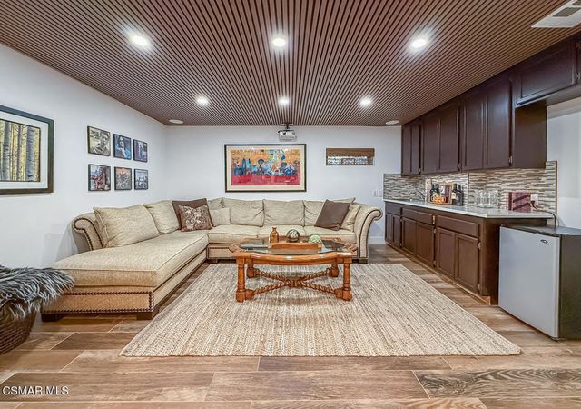 123 Lake Sherwood Drive, Lake Sherwood, CA 91361