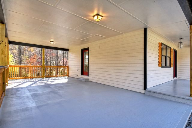 569 Number 20 Mine Road, Mccaysville, GA 30555