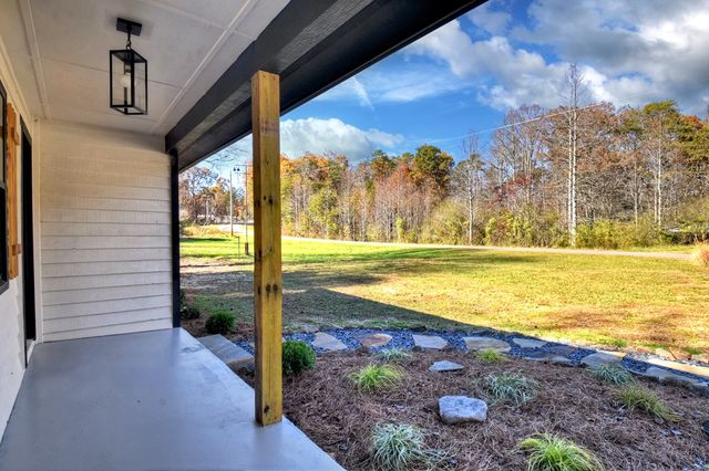 569 Number 20 Mine Road, Mccaysville, GA 30555