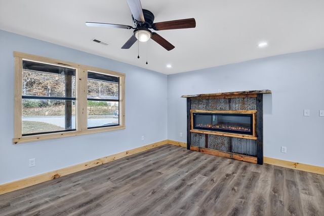 569 Number 20 Mine Road, Mccaysville, GA 30555