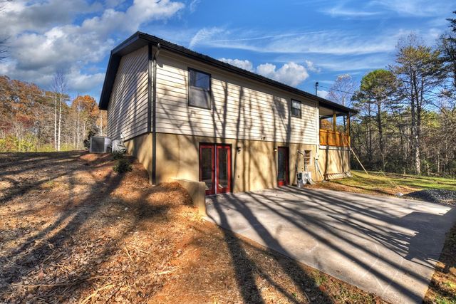 569 Number 20 Mine Road, Mccaysville, GA 30555