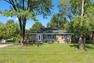 1466 N Keebler Avenue, Collinsville, IL 62234
