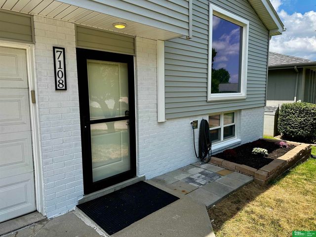 7108 S 128th Street, Omaha, NE 68138