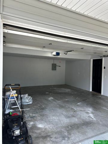 7108 S 128th Street, Omaha, NE 68138