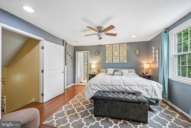913 LOMOND LN, Philadelphia, PA 19128