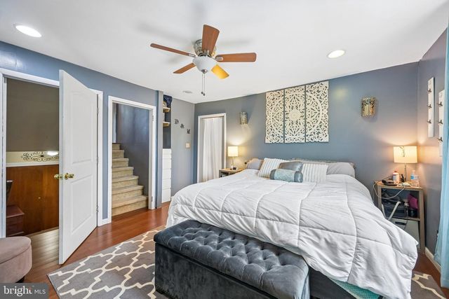 913 LOMOND LN, Philadelphia, PA 19128
