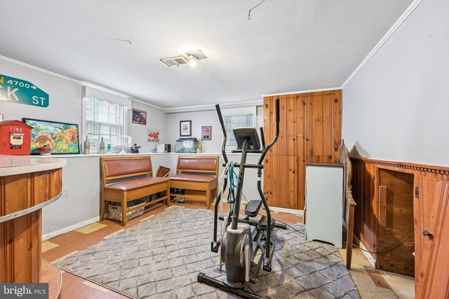 913 LOMOND LN, Philadelphia, PA 19128