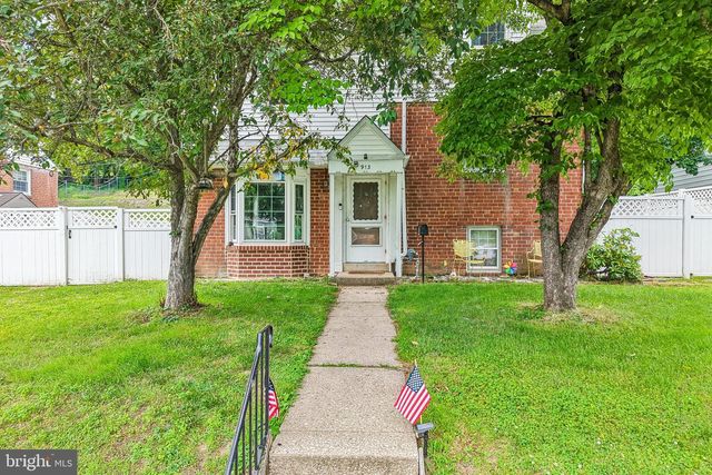 913 LOMOND LN, Philadelphia, PA 19128