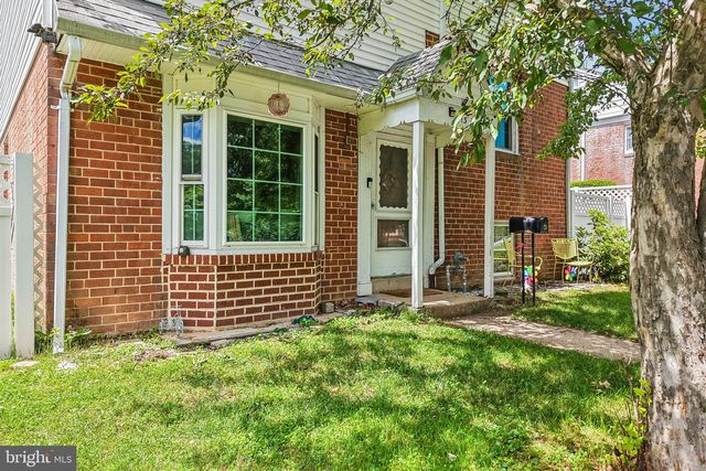 913 LOMOND LN, Philadelphia, PA 19128