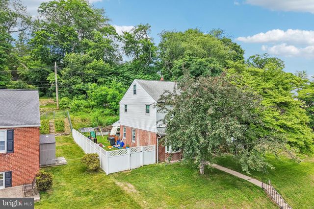 913 LOMOND LN, Philadelphia, PA 19128