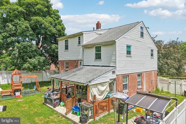 913 LOMOND LN, Philadelphia, PA 19128