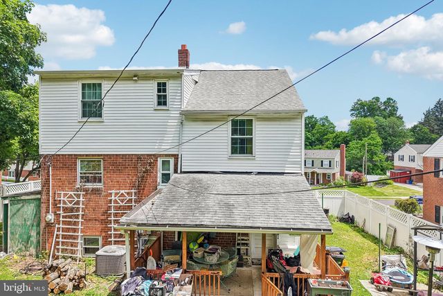 913 LOMOND LN, Philadelphia, PA 19128