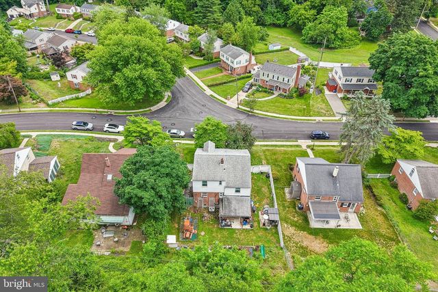 913 LOMOND LN, Philadelphia, PA 19128