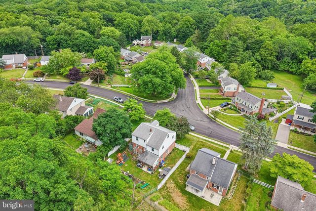 913 LOMOND LN, Philadelphia, PA 19128