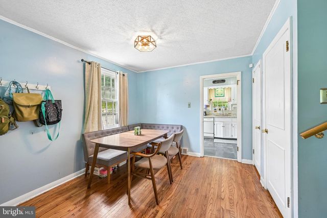 913 LOMOND LN, Philadelphia, PA 19128