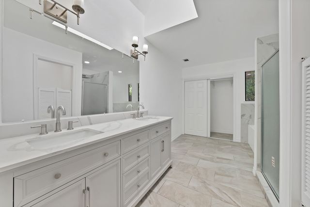 5612 Polo Club Drive, Arlington, TX 76017