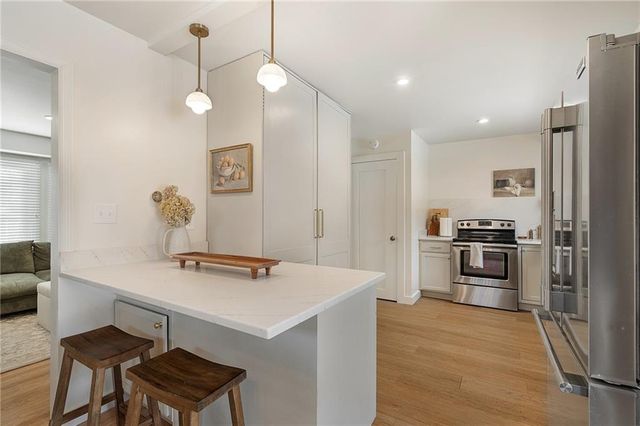 8704 W 72nd Street, Merriam, KS 66204