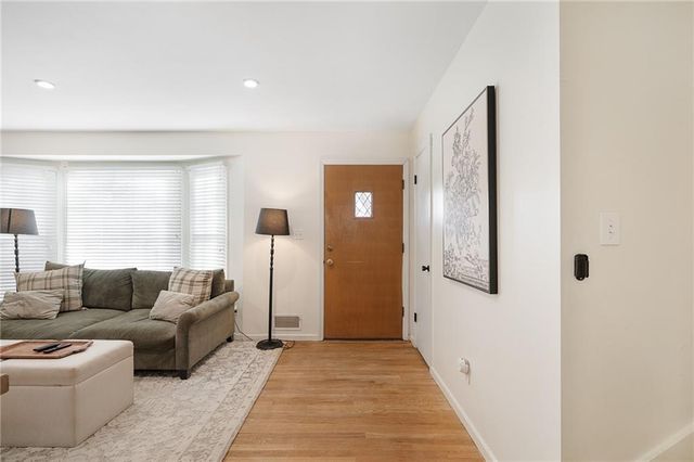 8704 W 72nd Street, Merriam, KS 66204