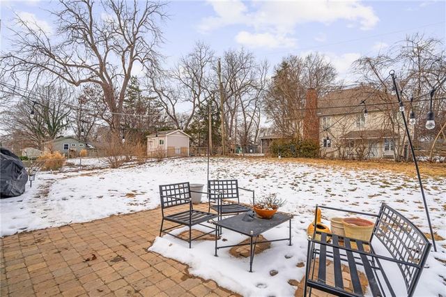 8704 W 72nd Street, Merriam, KS 66204