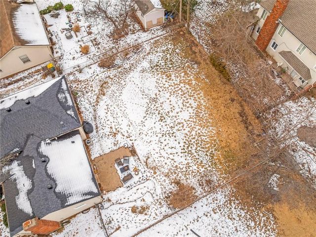 8704 W 72nd Street, Merriam, KS 66204