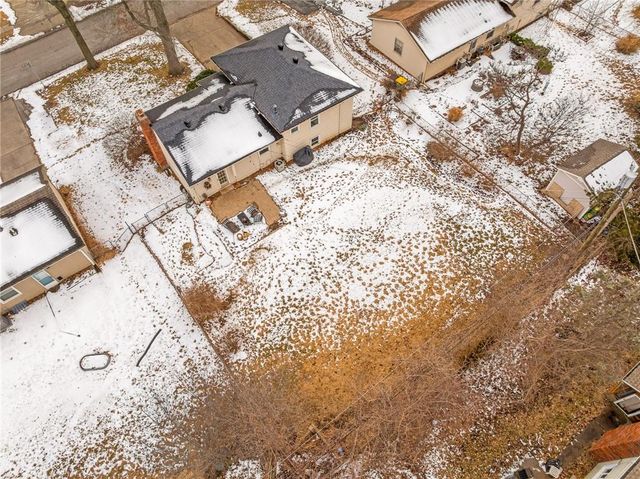 8704 W 72nd Street, Merriam, KS 66204