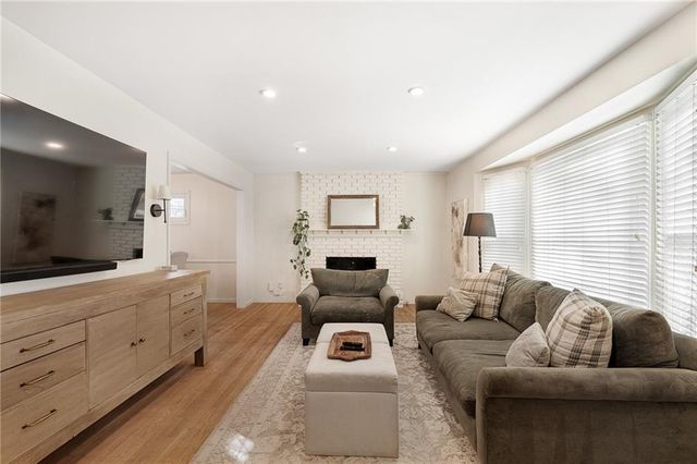 8704 W 72nd Street, Merriam, KS 66204