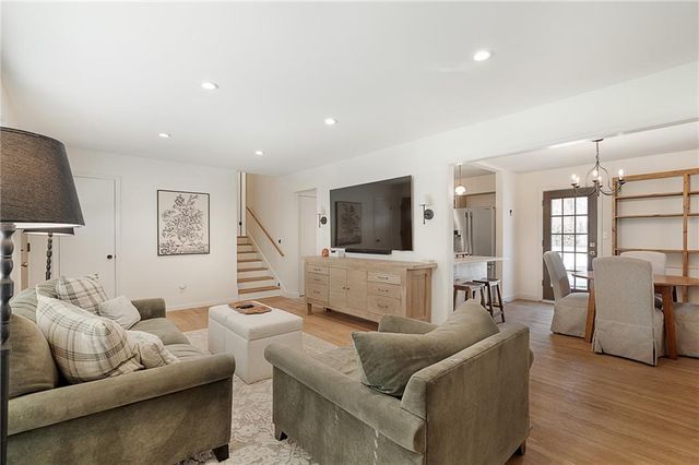 8704 W 72nd Street, Merriam, KS 66204