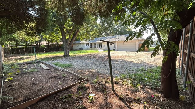 6031 Preston Crest Lane, Dallas, TX 75230