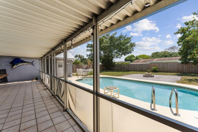 4194 Honeysuckle Avenue, Palm Beach Gardens, FL 33410