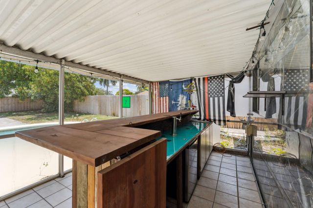 4194 Honeysuckle Avenue, Palm Beach Gardens, FL 33410