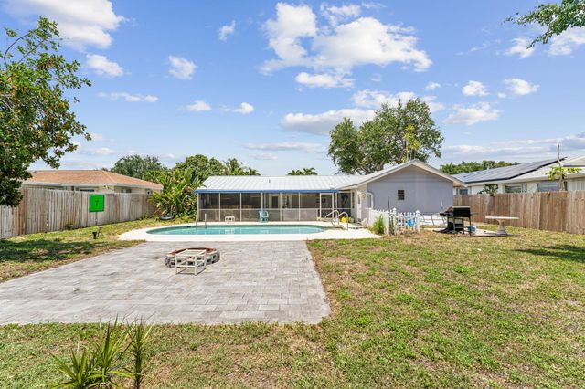 4194 Honeysuckle Avenue, Palm Beach Gardens, FL 33410