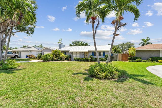 4194 Honeysuckle Avenue, Palm Beach Gardens, FL 33410
