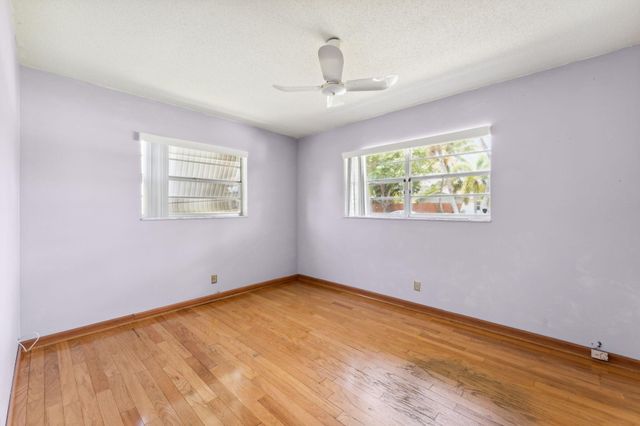 4194 Honeysuckle Avenue, Palm Beach Gardens, FL 33410