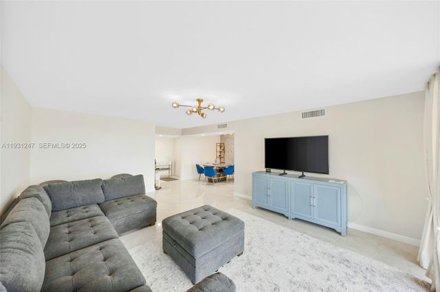 18081 Biscayne Blvd 1401, Aventura, FL 33160