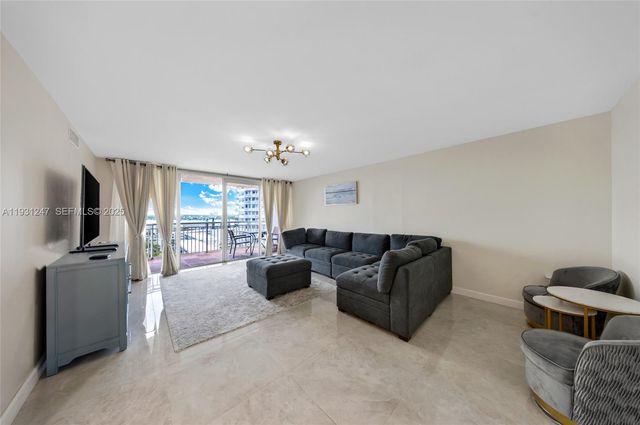 18081 Biscayne Blvd 1401, Aventura, FL 33160